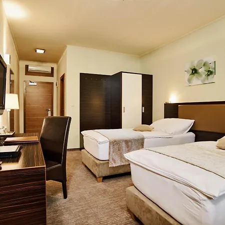 Privilege Apartments Aparthotel 4*