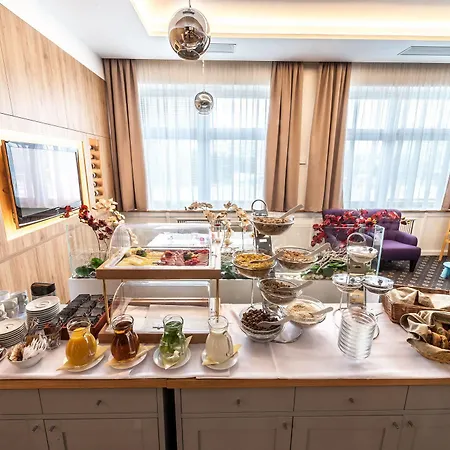 Privilege - Empire Group Aparthotel 3*